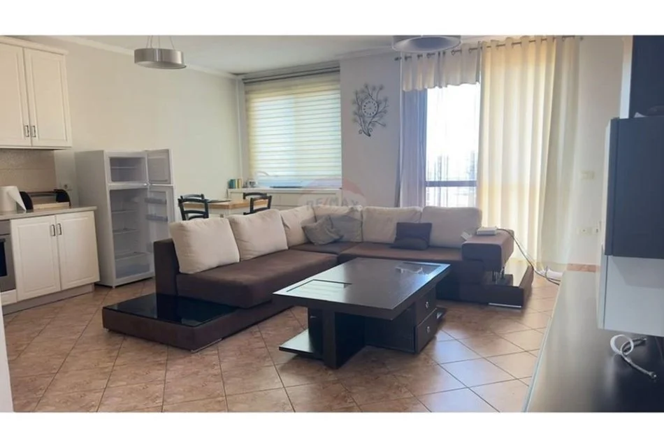 Tirane, jepet me qera apartament 2+1 , 100 m² 600 € (Pazari i Ri, Rruga Tefta Tashko, 9-Kateshet)