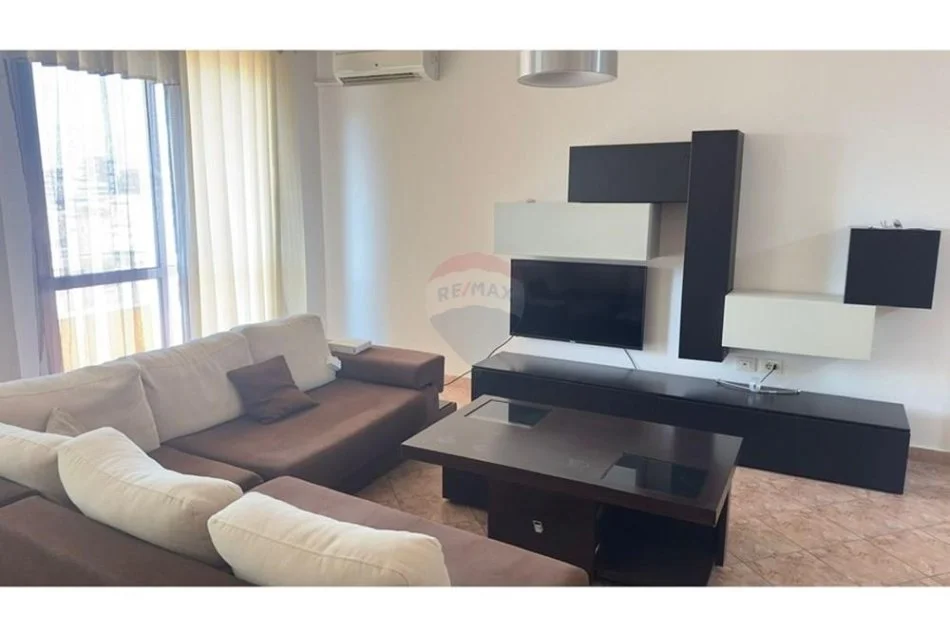 Tirane, jepet me qera apartament 2+1 , 100 m² 600 € (Pazari i Ri, Rruga Tefta Tashko, 9-Kateshet)