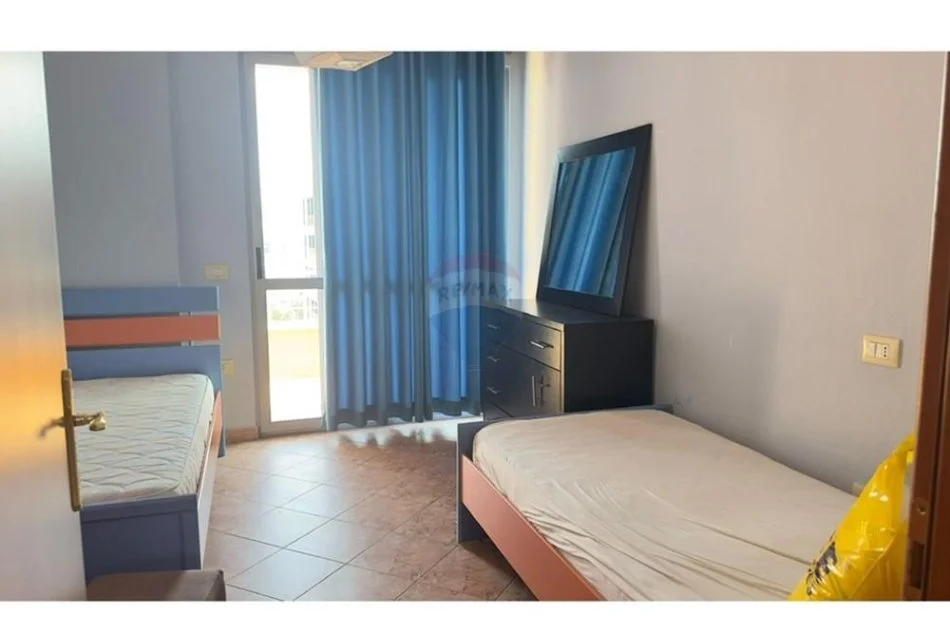 Tirane, jepet me qera apartament 2+1 , 100 m² 600 € (Pazari i Ri, Rruga Tefta Tashko, 9-Kateshet)