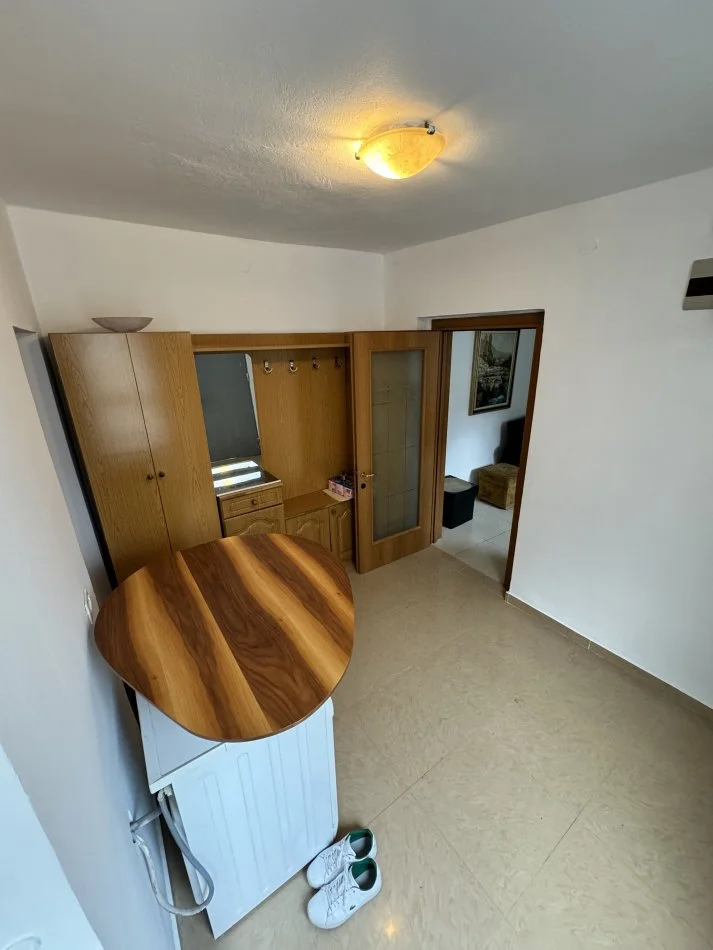 Tirane, jepet me qera Vile 3+1+Aneks+Ballkon Kati 3, 200 m² 750 € (brryli)