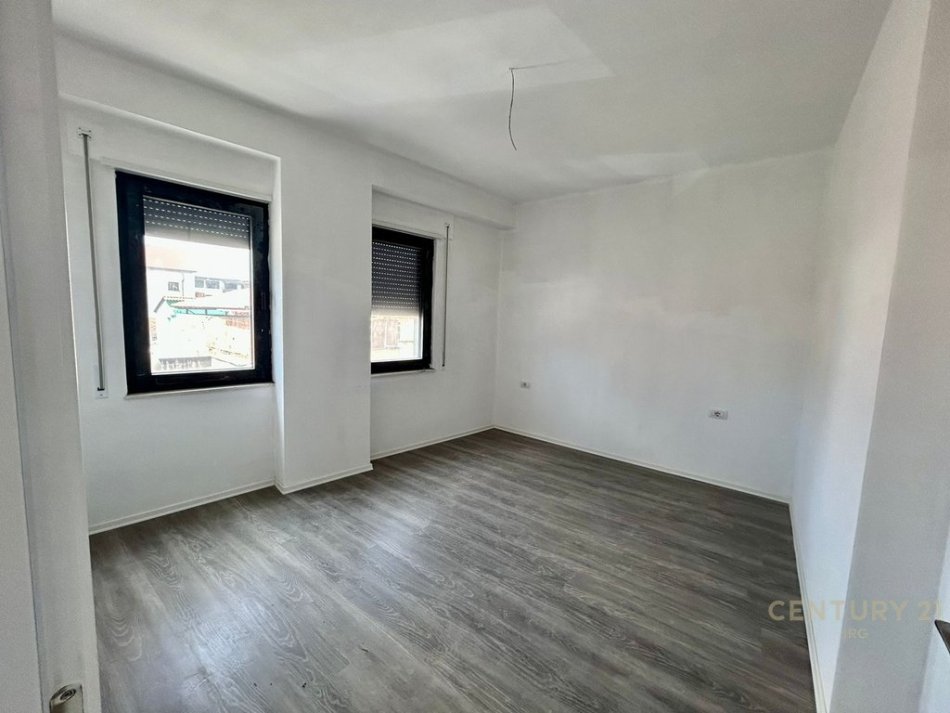 Tirane, shitet apartament 2+1 Kati 3, 84 m² 195.000 € (Qemal Stafa)