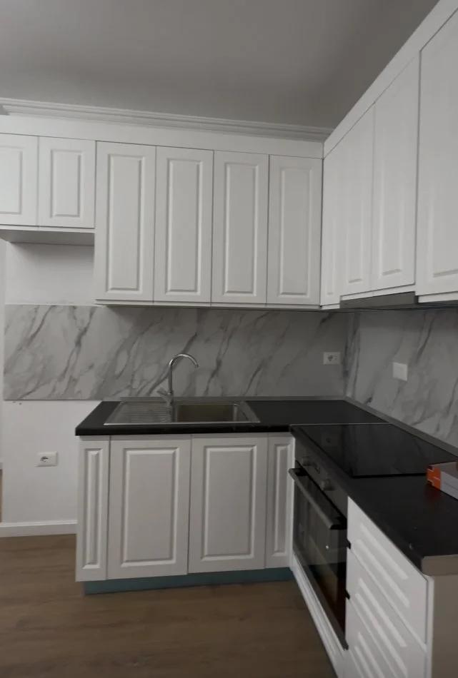 Tirane, jepet me qera apartament 1+1+Ballkon Kati 3, 55 m² 500 € (Ndre Mjeda)