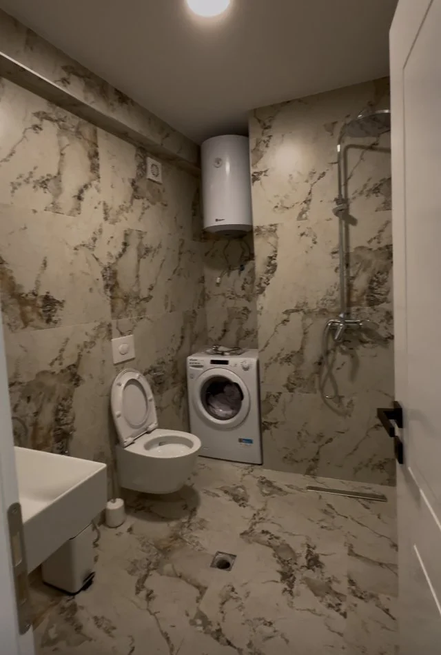 Tirane, jepet me qera apartament 1+1+Ballkon Kati 3, 55 m² 500 € (Ndre Mjeda)