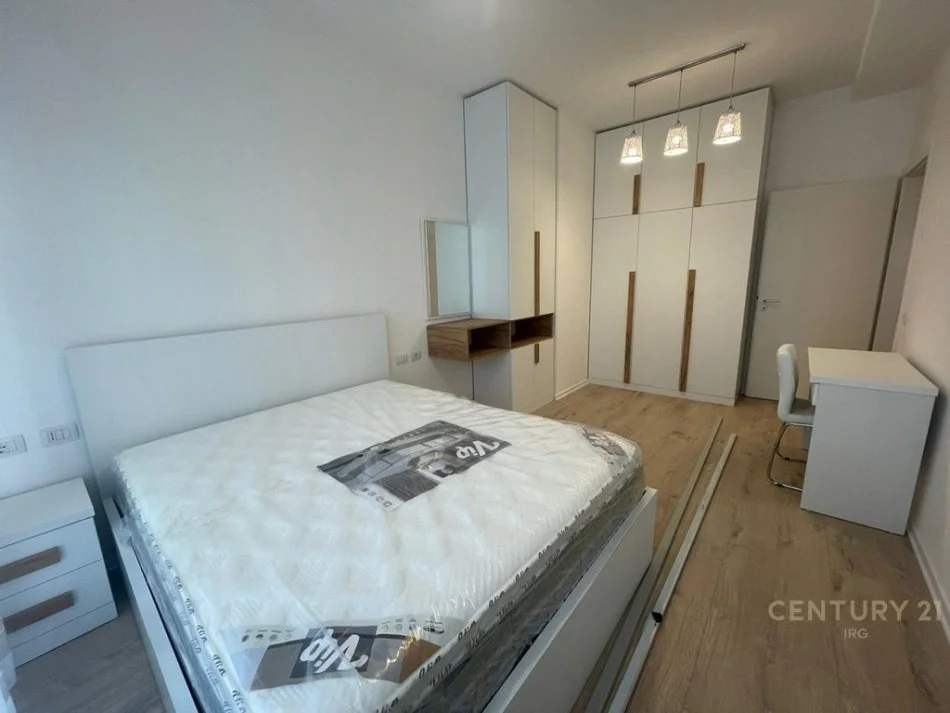 Tirane, jepet me qera apartament 1+1 Kati 4, 72 m² 600 € (Rruga Frosina Plaku, kompleksi Magnet)