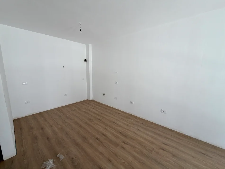 Shitet Apartament 2+1+2 te Caza Italia