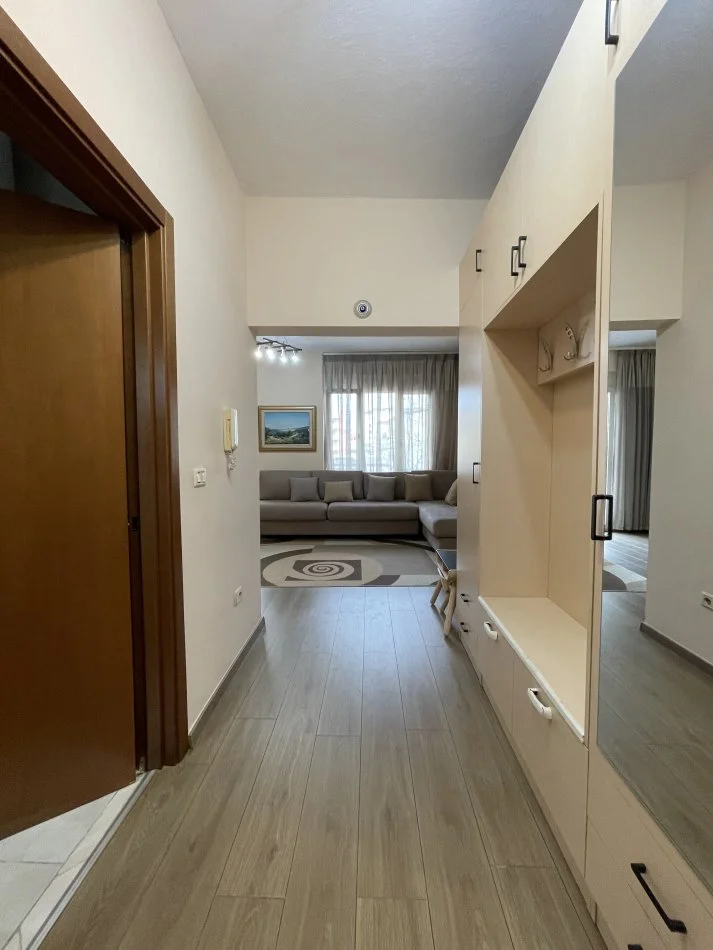 Tirane, jepet me qera apartament 2+1+Aneks+Ballkon , 80 m² 800 € (Myslym Shyri)