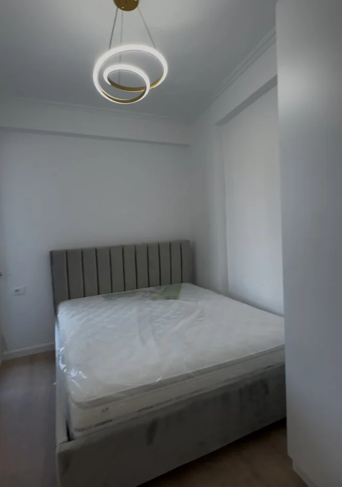 Tirane, jepet me qera apartament 1+1+Ballkon Kati 3, 55 m² 500 € (Ndre Mjeda)