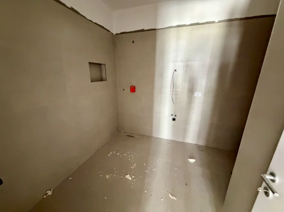 Shitet Apartament 2+1+2 te Caza Italia