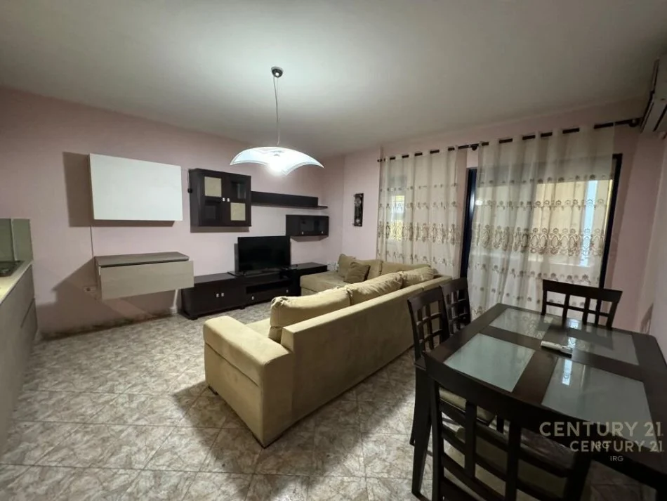 Tirane, jepet me qera apartament 2+1 Kati 3, 85 m² 550 € (Prane Delijorgjit)