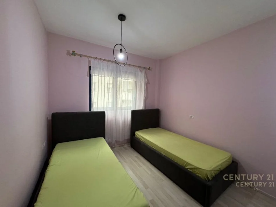 Tirane, jepet me qera apartament 2+1 Kati 3, 85 m² 550 € (Prane Delijorgjit)