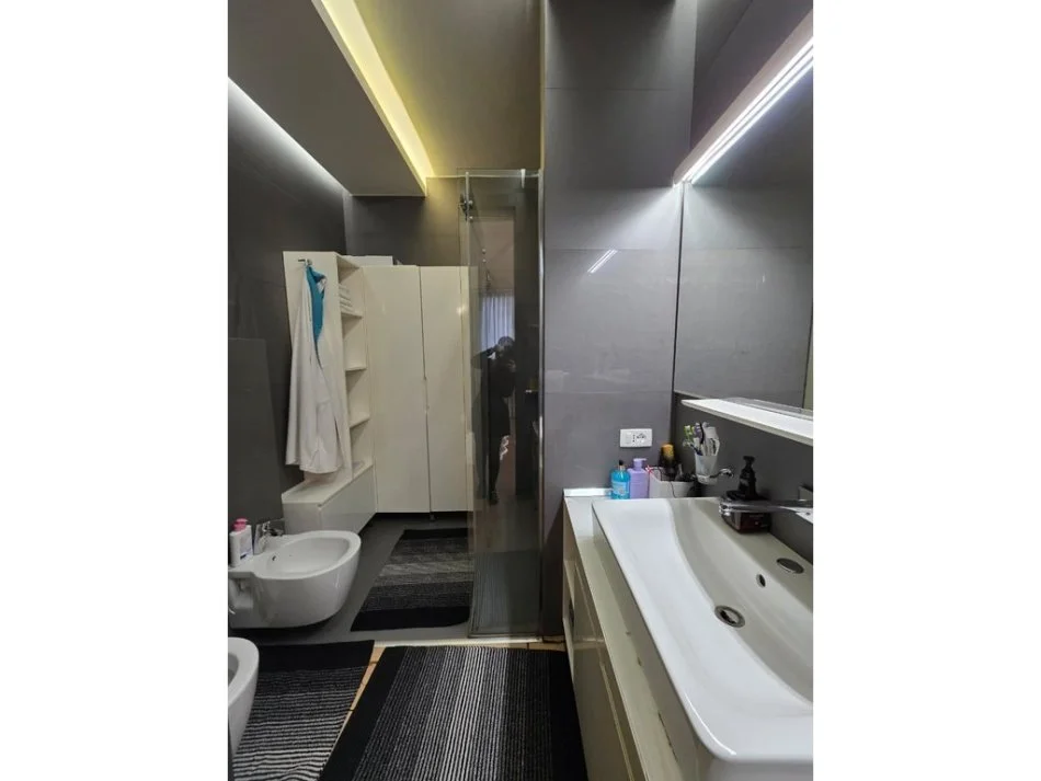 Tirane, shitet apartament 2+1+Ballkon , 112 m² 350.000 € (Kompleksi Kika 2)