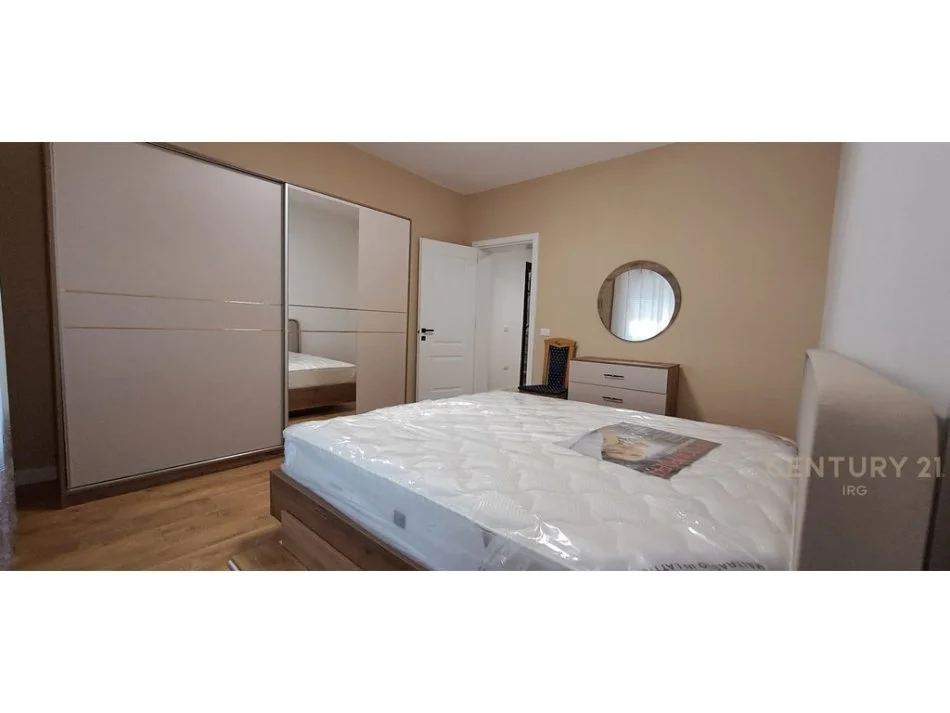 Tirane, jepet me qera apartament 2+1 Kati 4, 93 m² (Brryli)