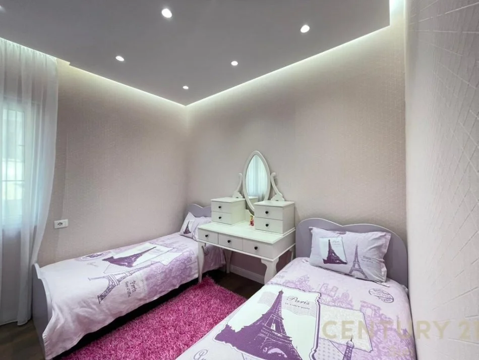 Tirane, jepet me qera apartament 2+1 Kati 2, 130 m² 1.200 € 