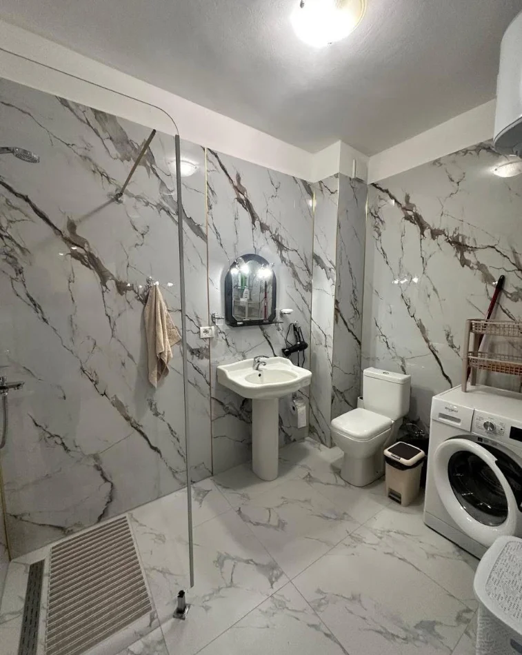 Tirane, jepet me qera apartament 1+1 Kati 6, (Rruga Muhamet Gjollesha, prane Universitetit te Sporteve)