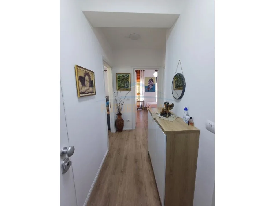 Tirane, shitet apartament 2+1+Ballkon Kati 8, 92 m² 146.000 € (Ali Dem)