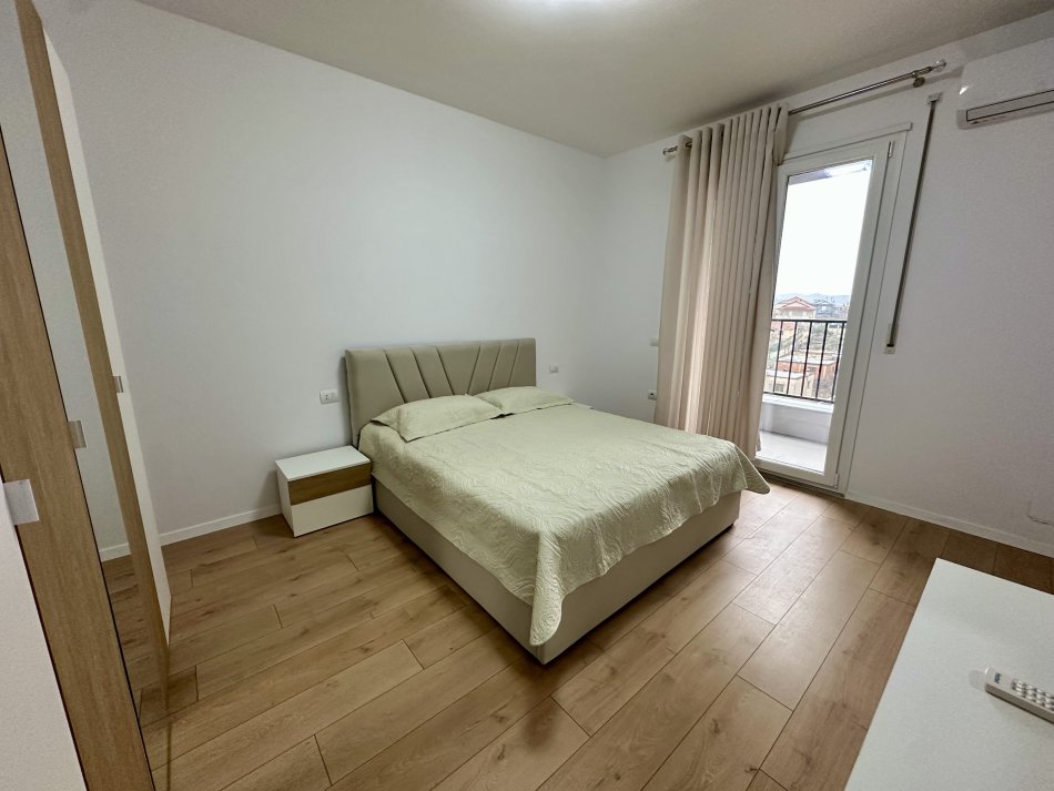Tirane, jepet me qera apartament 2+1+Ballkon , 74 m² 500 € (Rruga Jodan Misja)