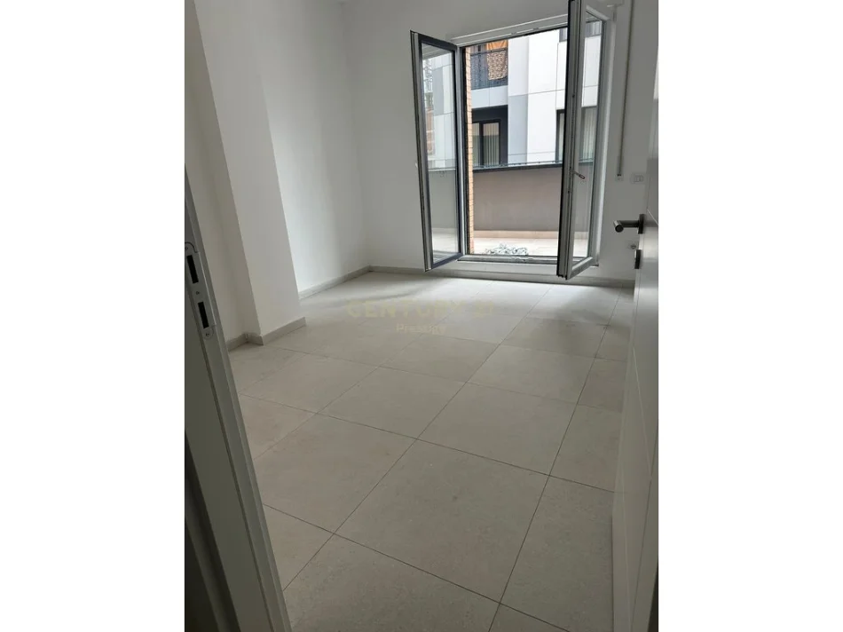 Tirane, jepet me qera apartament 2+1 Kati 1,Bulevardi Ri