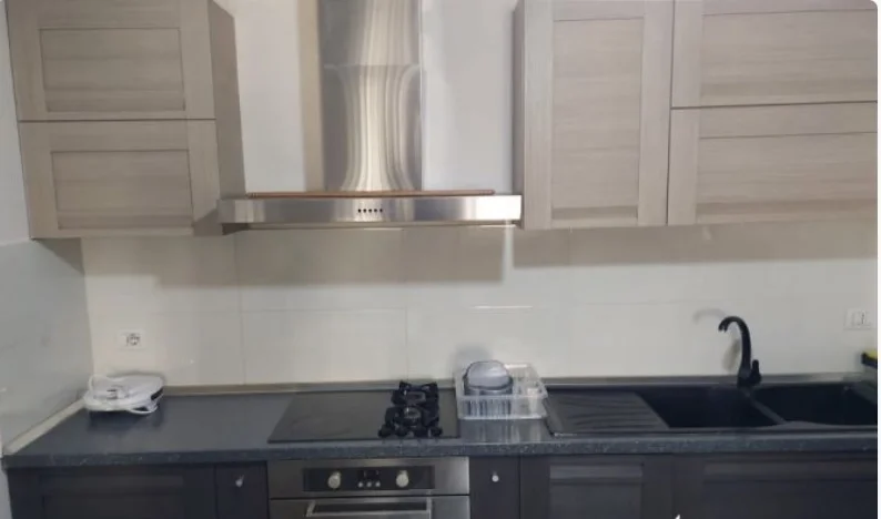 Tirane, jepet me qera apartament 2+1 Kati 5, 92 m² 65.000 € (Rruga Frosina Plaku Tirane,Shqiperia)