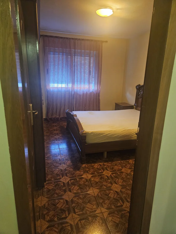 Tirane, jepet me qera apartament 1+1 Kati 4, 53 m² 350 € (Ish Parku ,Rruga Babe Rexha)
