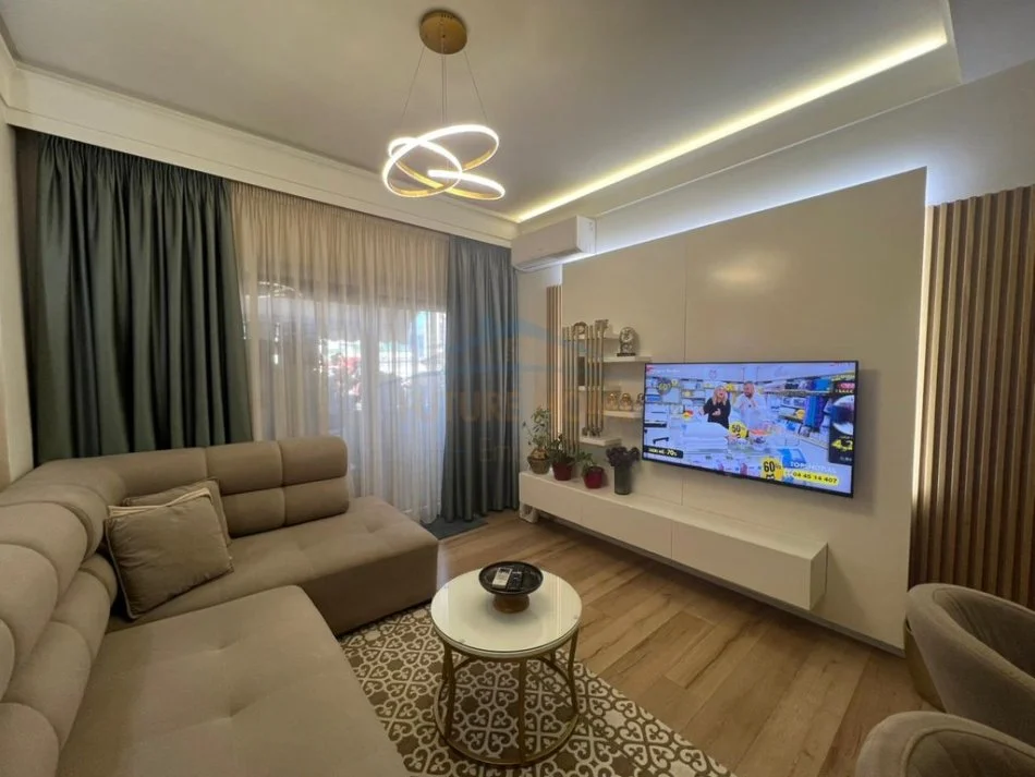 Tirane, shitet apartament 2+1+Ballkon Kati 1, 91 m² 250.000 € (Quartum Residence)