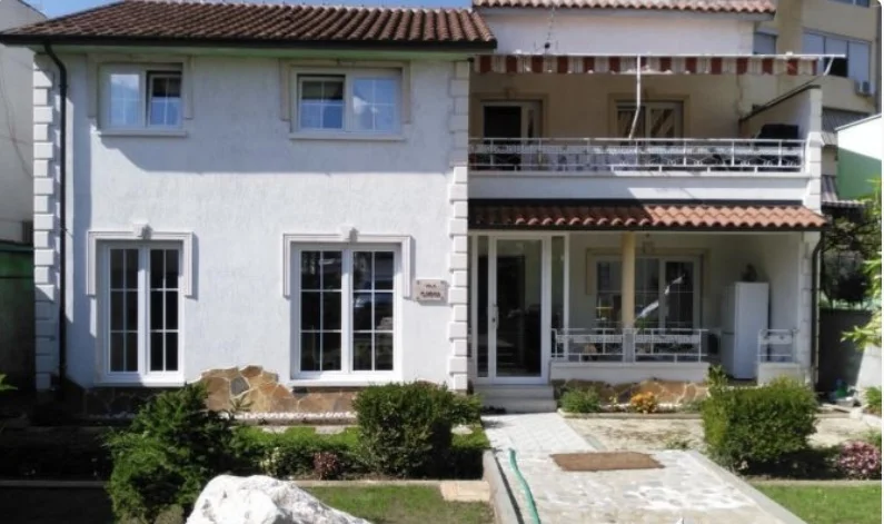 Tirane, shitet 4+1 Kati 0, 200 m² 350.000 € (Rruga Jordan Misja Tirane, Shqiperia)