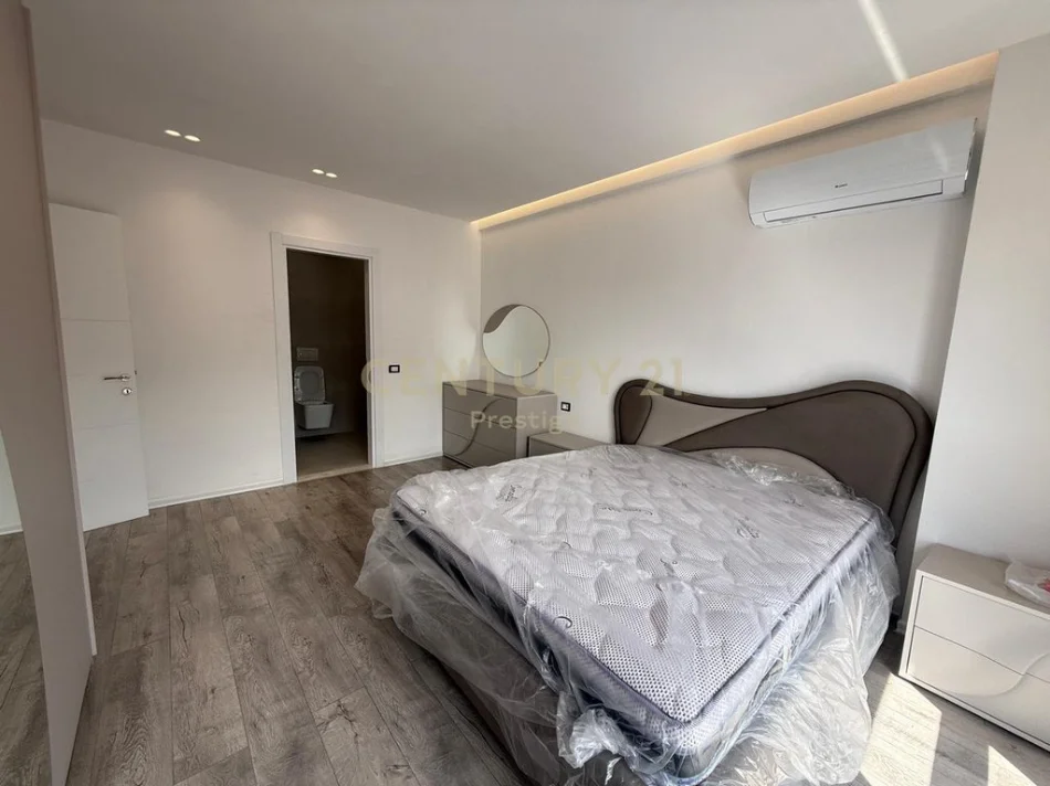 Tirane, shes apartament 2+1 Kati 6, 108 m² 250.000 € (bulevardi ri)