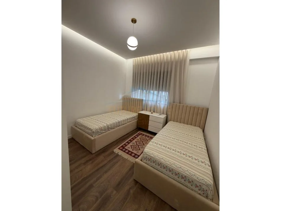 Tirane, shitet apartament 3+1+Ballkon , 123 m² 255.000 € (Oasis Residence)