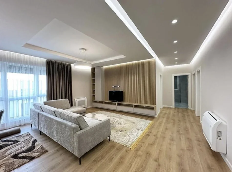 Tirane, jepet me qera apartament 3+1 Kati 2, 170 m² 1.800 € (Liqeni i Thate.)