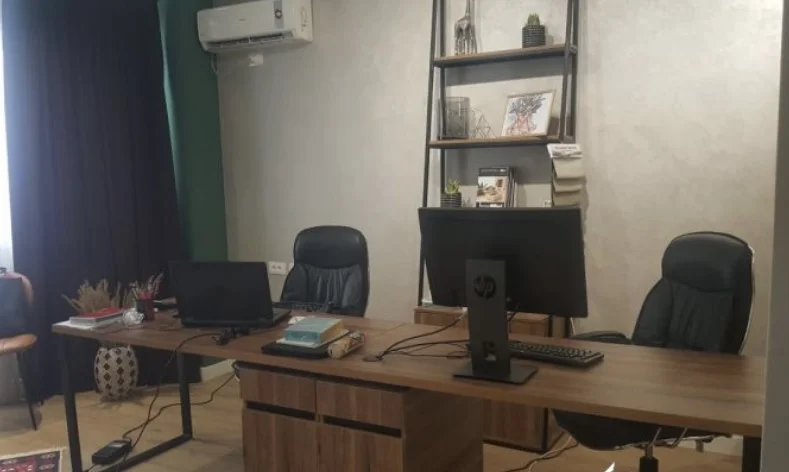 Tirane, jepet me qera zyre , 43 m² 400 € (Rruga e Kavajes Tirane, Shqiperia)