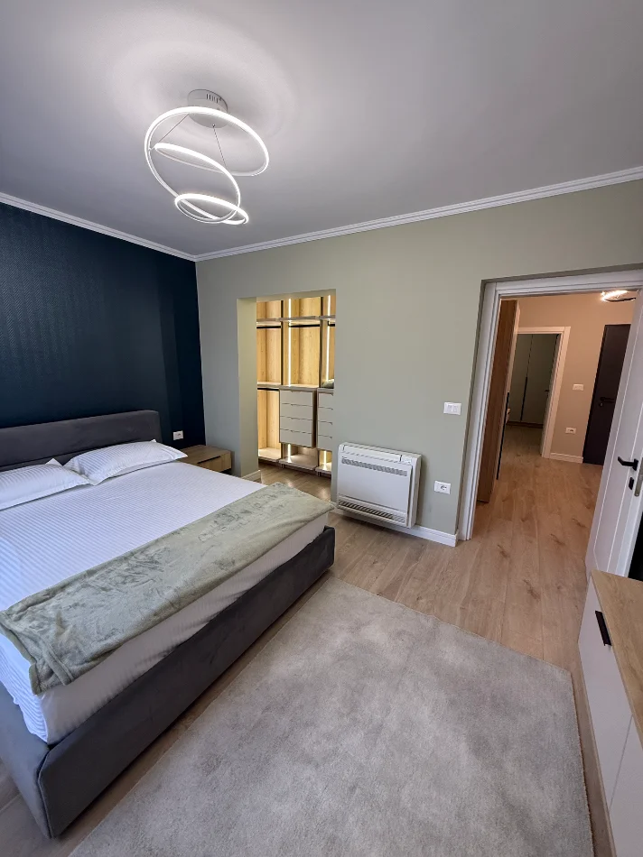 Tirane, jepet me qera apartament 2+1+Ballkon Kati 2, 90 m² (Rr Sales)