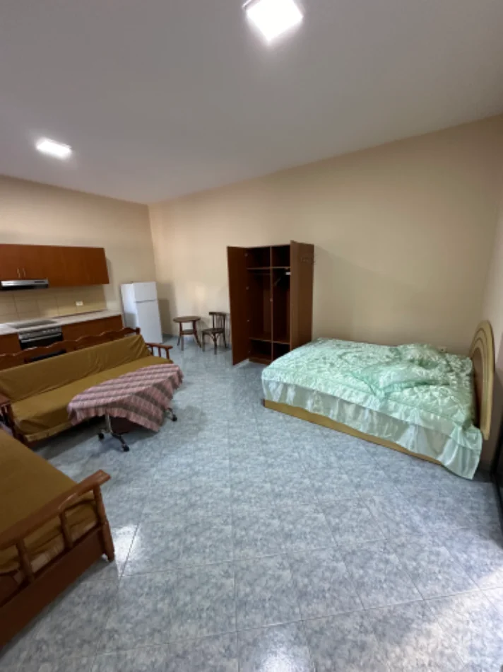 Tirane, jepet me qera garsonier Kati 1, 35 m² 200 € (Rrethi i Shkozes)