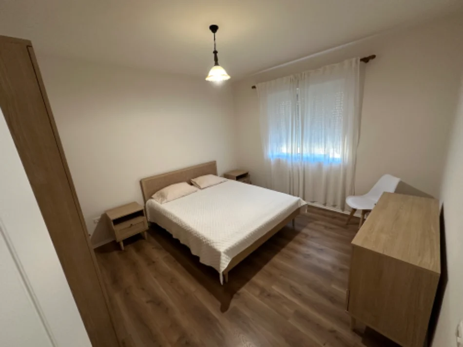 Tirane, jepet me qera apartament 1+1 Kati 5, 65 m² 500 € (Shkolla e Baletit tek Pasticeri Lej &amp; Laj)