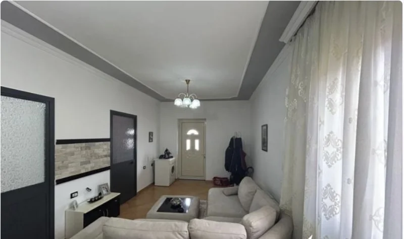 Tirane, jepet me qera apartament 2+1 Kati 2, 100 m² 50.000 € (Rruga Persefoni Kokedhima)