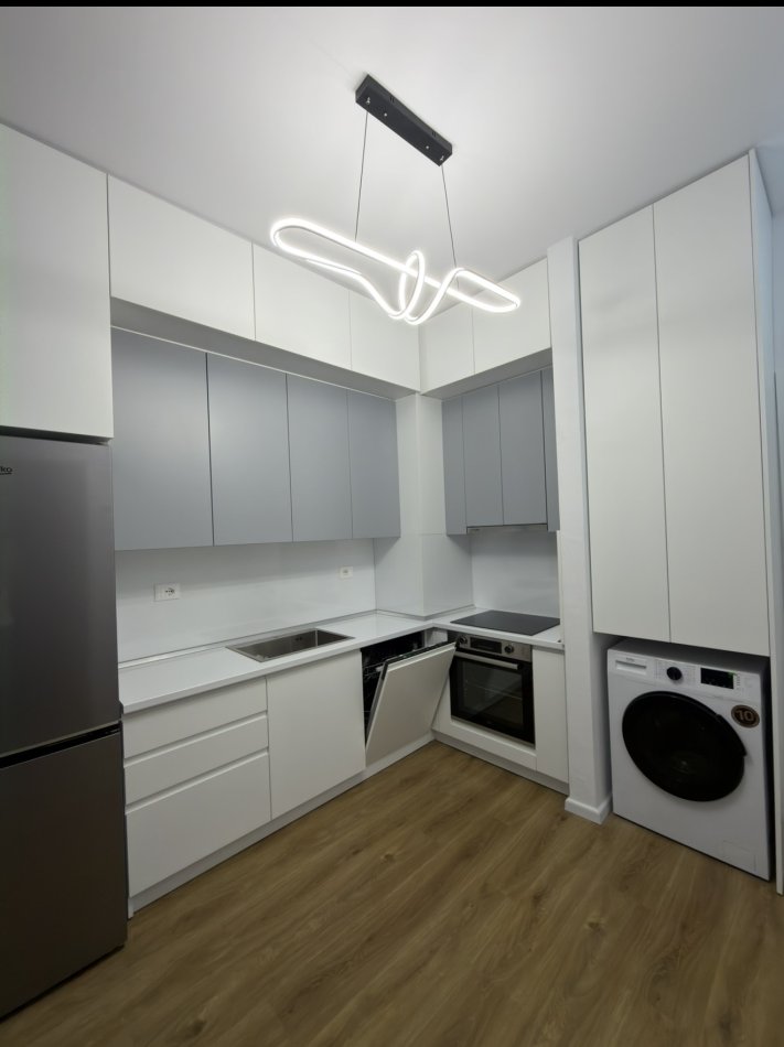 Tirane, jepet me qera apartament 1+1 Kati 4