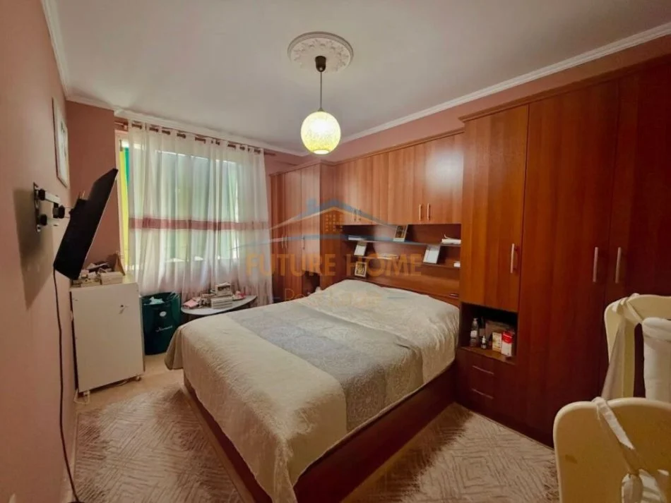 Tirane, jepet me qera apartament 1+1+Ballkon Kati 6, 62 m² 550 € (Rruga e Kavajes)