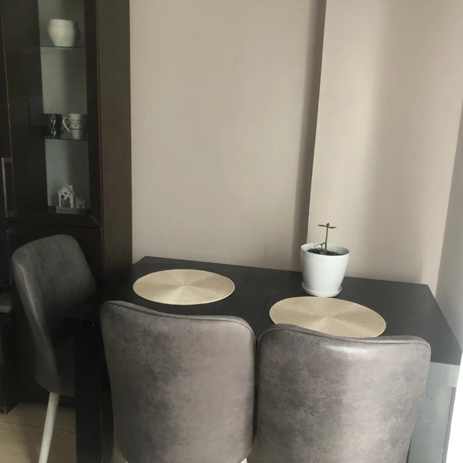 Tirane, jepet me qera apartament 1+1+Ballkon Kati 6, 85 m² 600 € (Rruga Gjon Buzuku)
