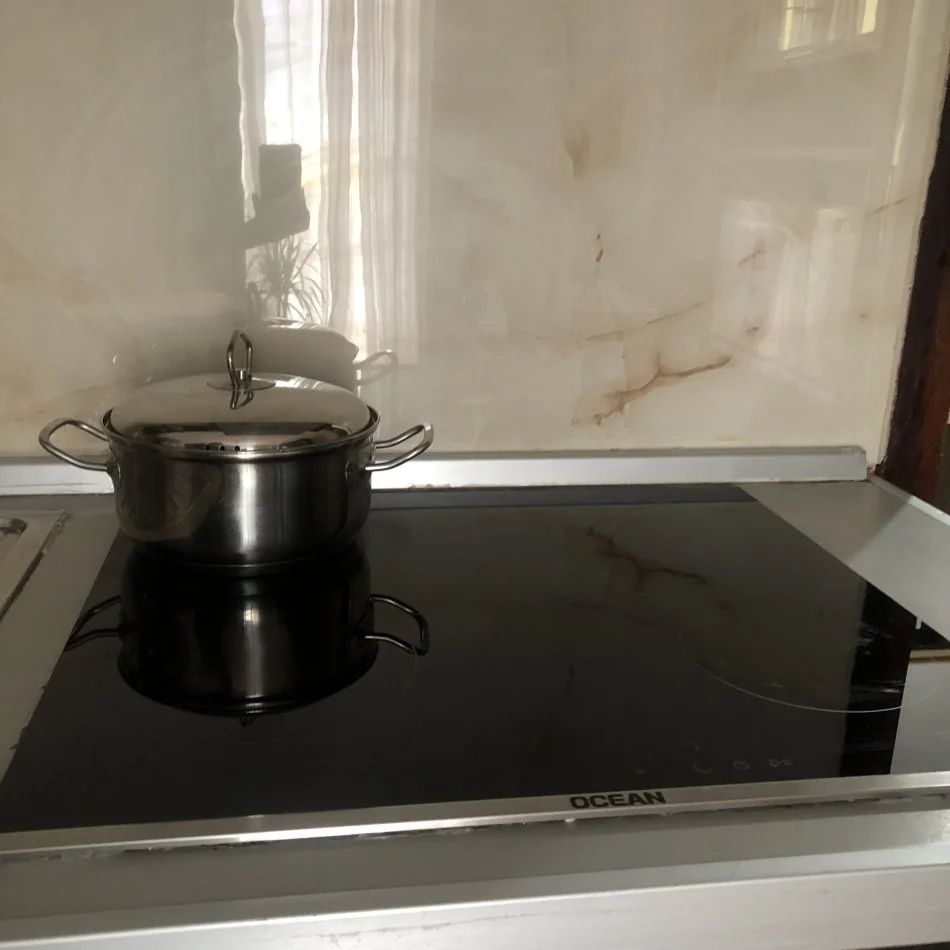 Tirane, jepet me qera apartament 1+1+Ballkon Kati 6, 85 m² 600 € (Rruga Gjon Buzuku)