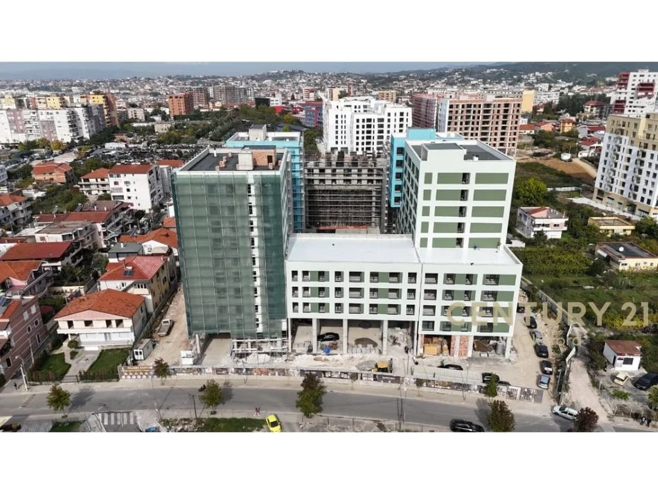 Tirane, shitet apartament 3+1+Aneks+Ballkon Kati 6, 157 m² 196.000 € (Kinostudio)