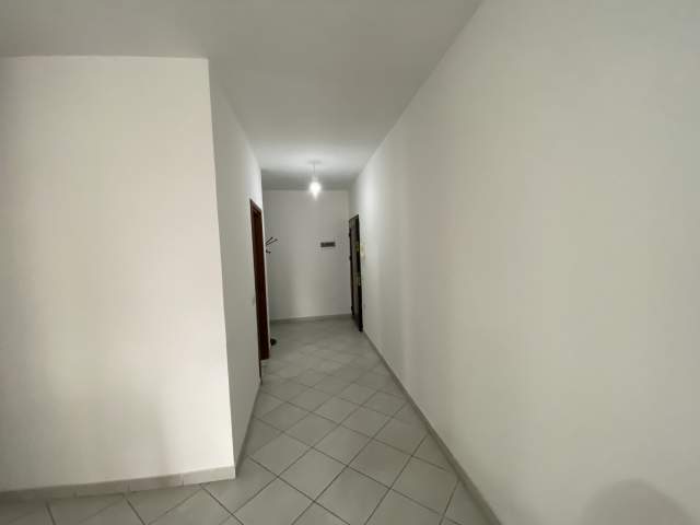 Tirane, jepet me qera apartament 2+1+BLK Kati 2, 100 m² 40.000 Leke (Rruga Rexhep Shala)