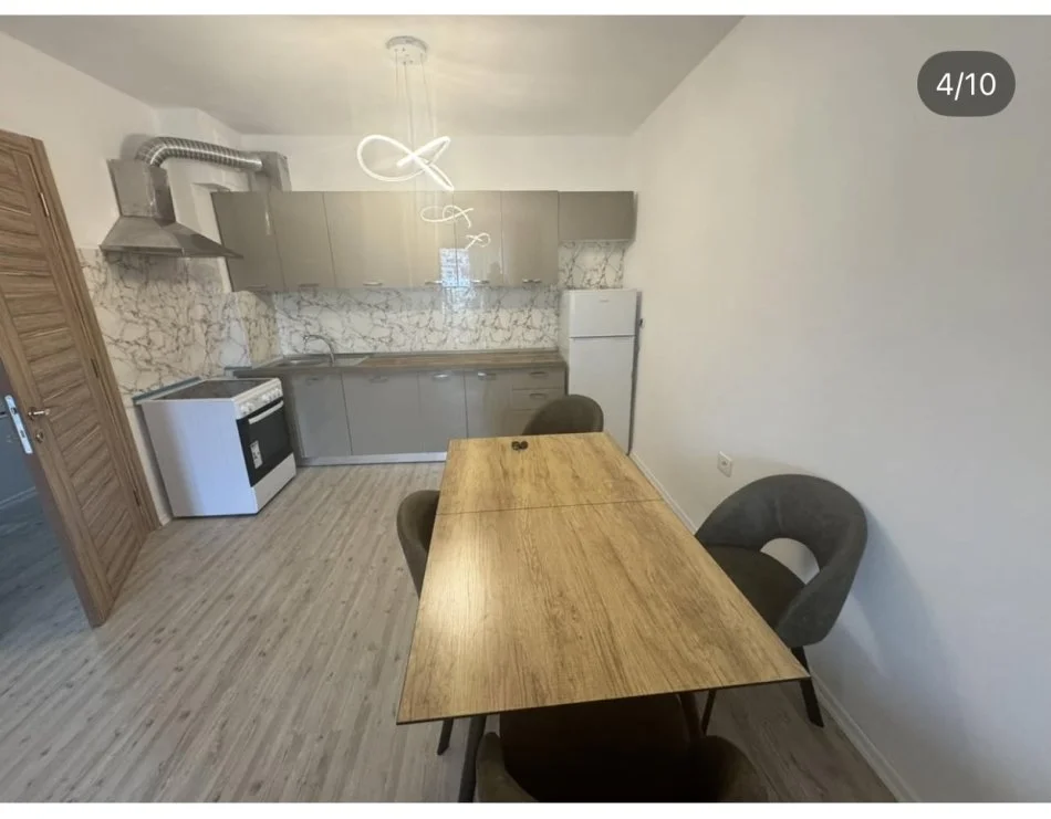 Tirane, jepet me qera apartament 1+1+Ballkon Kati 2, 80 m² 370 € (Rruga e qelqit)
