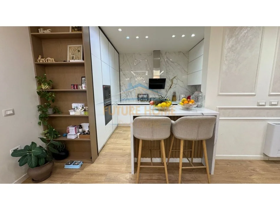 Shqiperi, shitet apartament+verande | Penthouse 3+1+Ballkon Kati 3, 210 m² 445.000 € (Kopshti Zologjik)