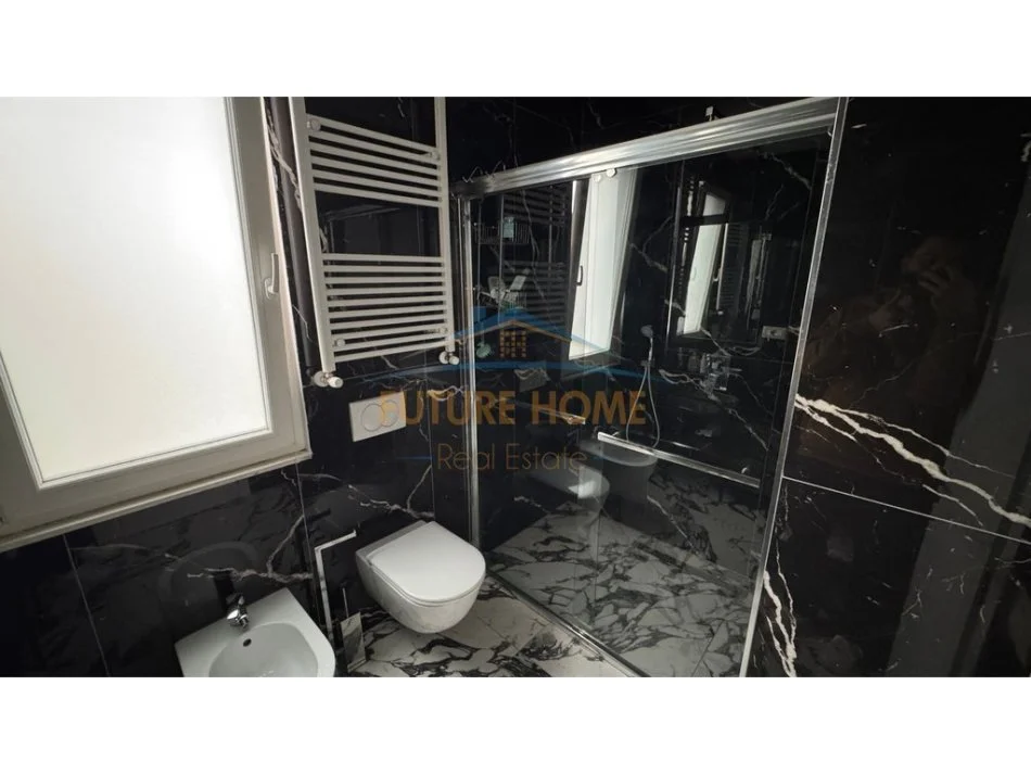 Shqiperi, shitet apartament+verande | Penthouse 3+1+Ballkon Kati 3, 210 m² 445.000 € (Kopshti Zologjik)