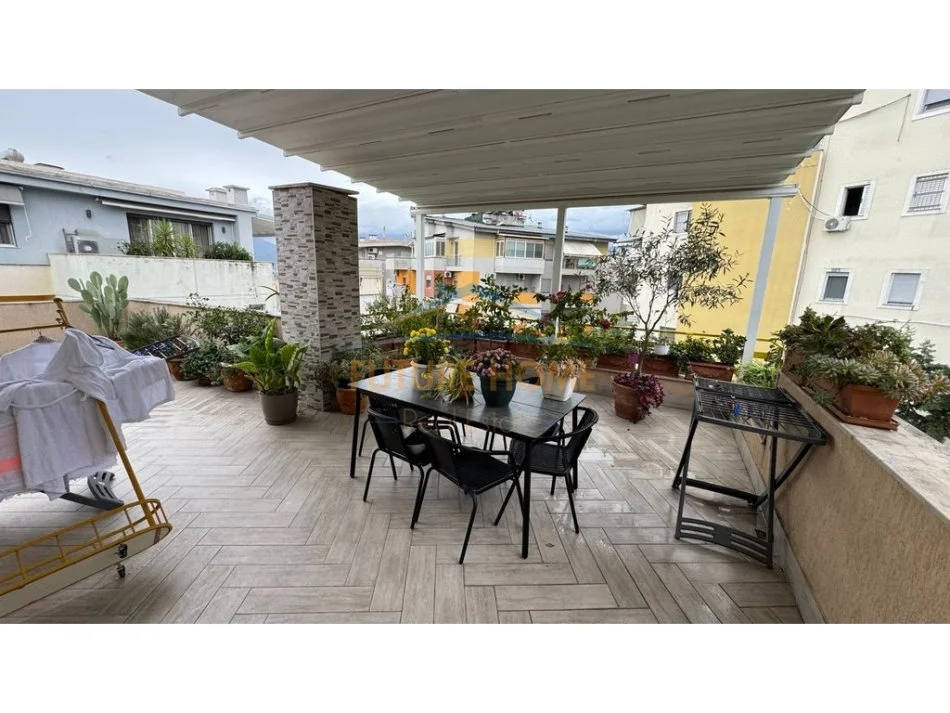 Shqiperi, shitet apartament+verande | Penthouse 3+1+Ballkon Kati 3, 210 m² 445.000 € (Kopshti Zologjik)