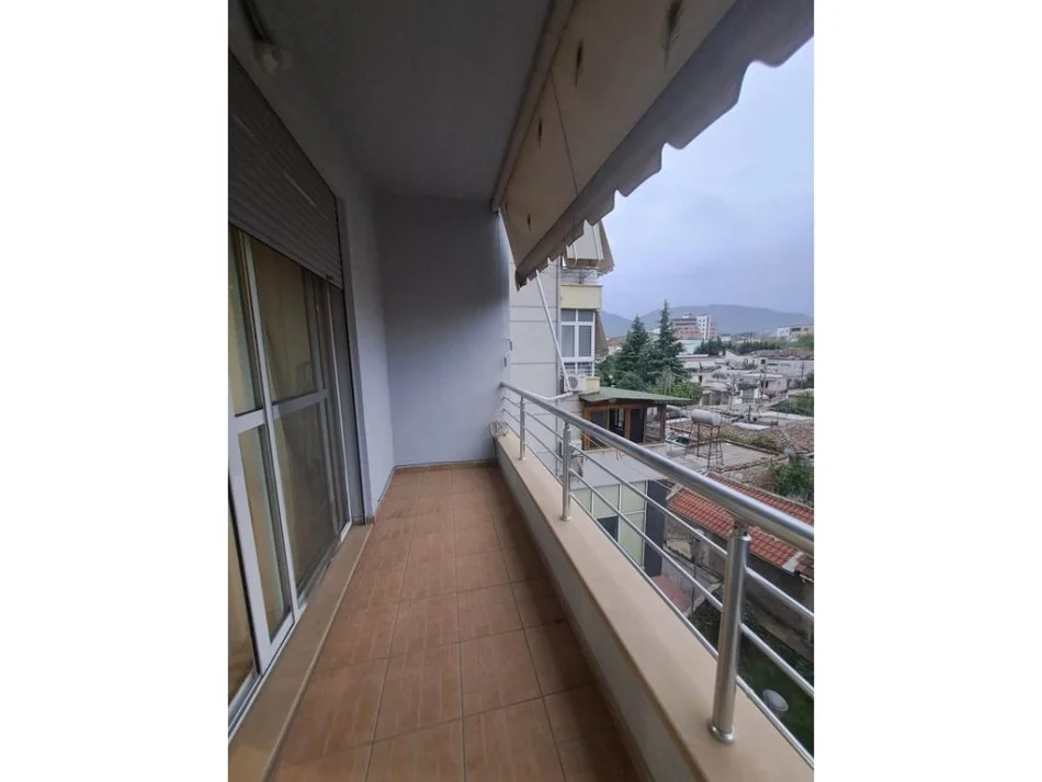 Tirane, shitet apartament 1+1+Ballkon Kati 3, 62 m² 135.000 € (Bulevardi zhan d’ark)