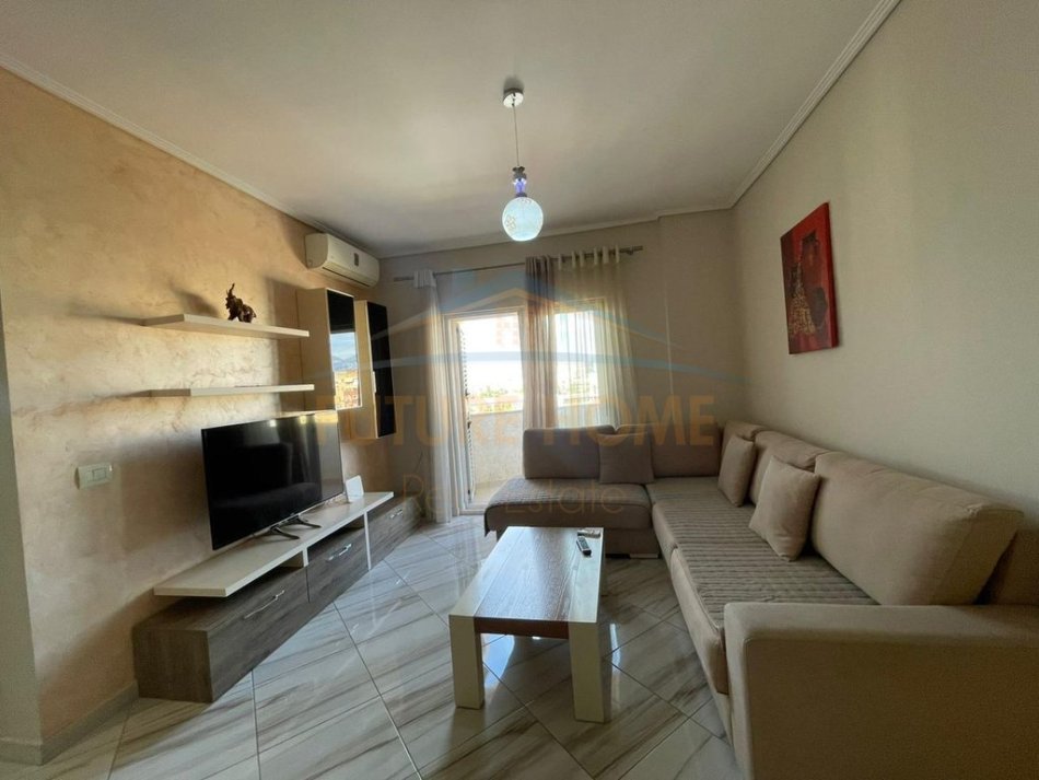 Tirane, jepet me qera apartament 2+1+Ballkon Kati 9, 95 m² 750 € (Myslym Shyri)