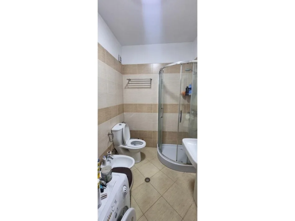 Tirane, shitet apartament 1+1+Ballkon Kati 3, 62 m² 135.000 € (Bulevardi zhan d’ark)