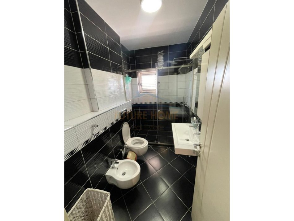 Tirane, jepet me qera apartament 2+1+Ballkon Kati 9, 95 m² 750 € (Myslym Shyri)