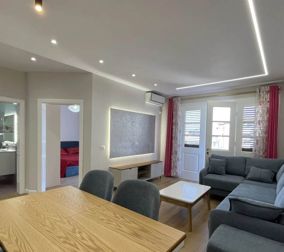 Tirane, shitet apartament 1+1+Ballkon Kati 2, 77 m² 140.000 € (355693414015)