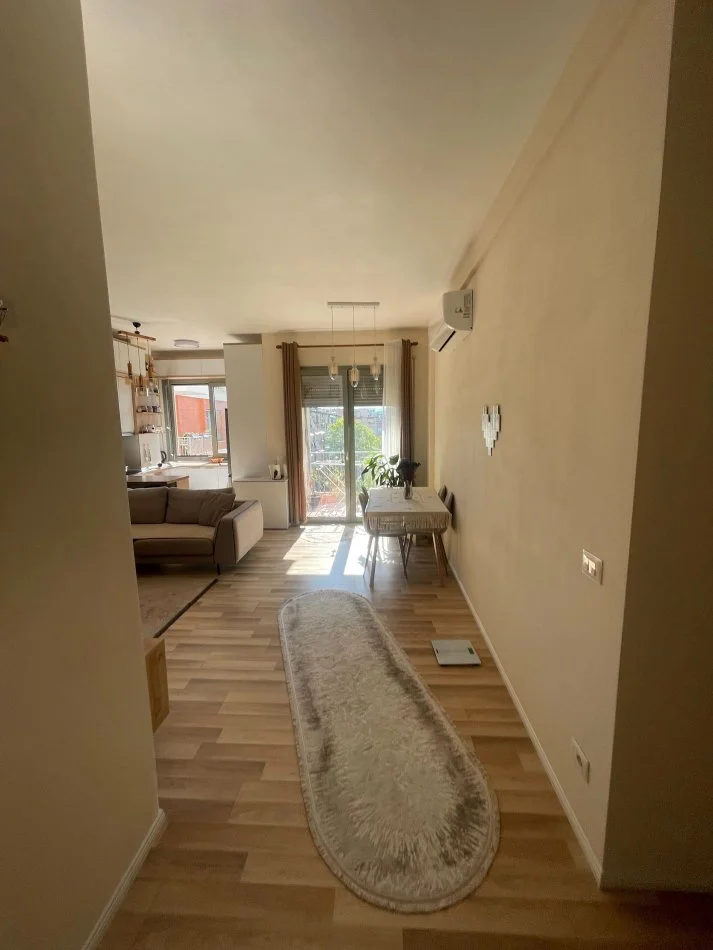 Tirane, jepet me qera apartament 2+1+2 poste parkimi Kati 3, 107 m² 750 € (Orion Tower Bridge, Komisariati nr.4)