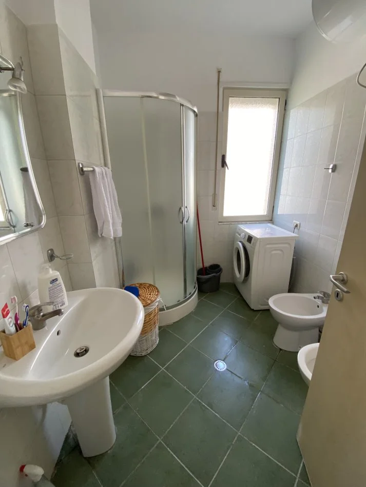 Tirane, shitet apartament 1+1+Ballkon , 60 m² 113.000 € (Rruga peti)